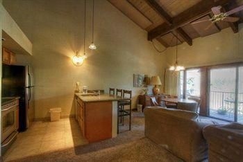 The Lodge at Tamarron3