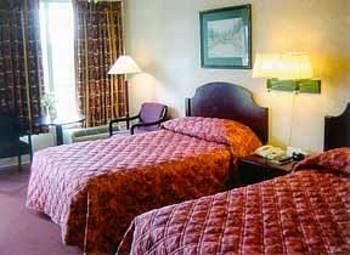 The Deluxe Inn4