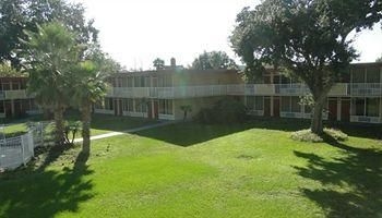 Polynesian Inn2