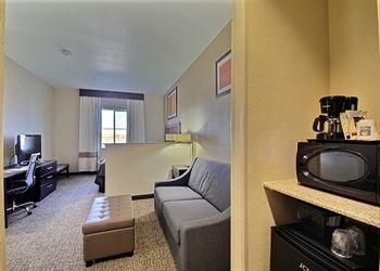 COMFORT INN & SUITES EAGLE PASS4