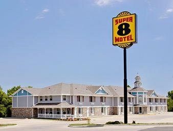 Super 8 Motel Arkansas City KS0