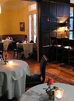 J.H. Adams Inn0