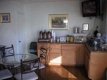 Rodeway Inn1