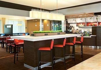 Courtyard by Marriott Stoughton3