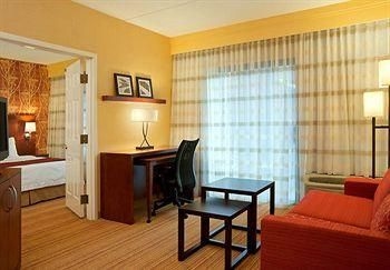 Courtyard by Marriott Stoughton2
