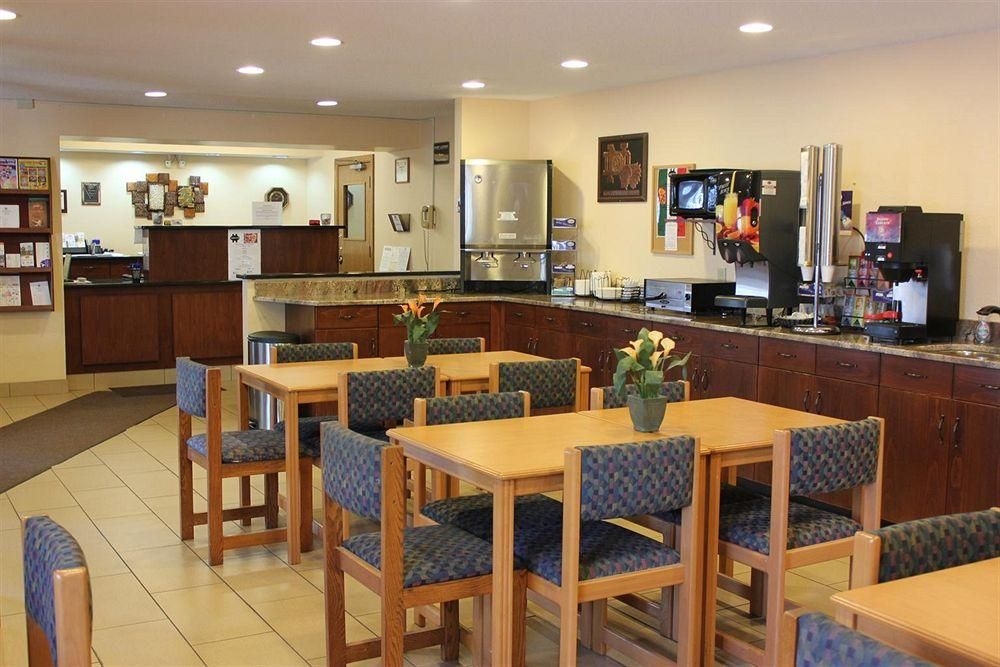 Americas Best Value Inn Grand Forks2