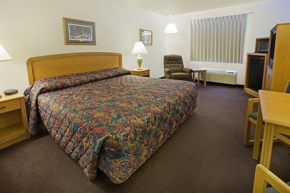 Americas Best Value Inn Grand Forks1
