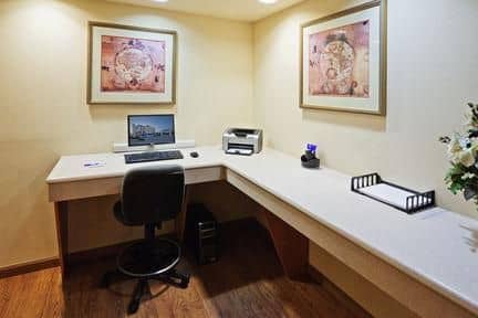 Holiday Inn Express Tulsa-downtown Area Holiday Inn Express Tulsa-downtown Area