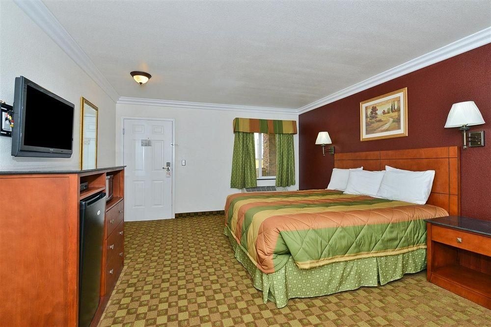 Americas Best Value Inn - Adelanto/Victorville1