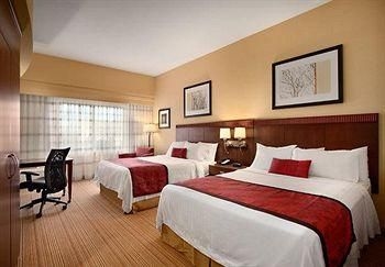 Courtyard by Marriott West Orange2