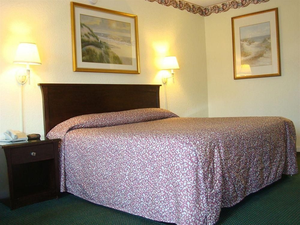 Relax Inn Savannah1