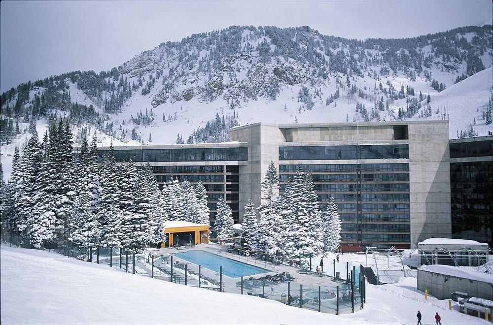 The Cliff Lodge and Spa0
