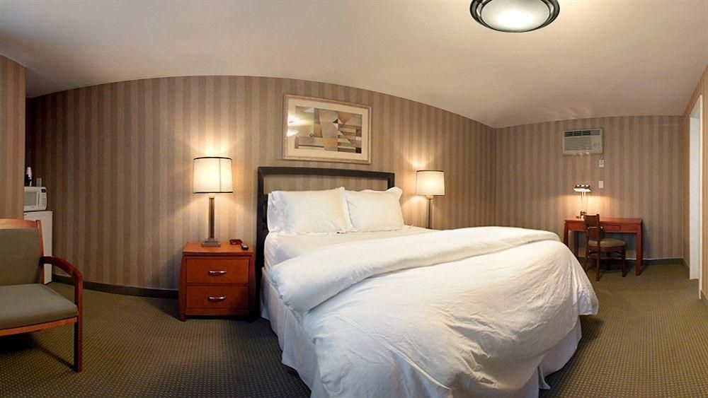 7 Springs Inn & Suites4