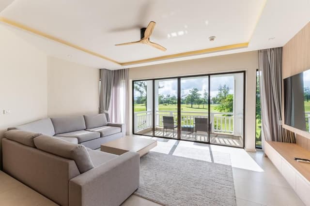 Grand Superior One-bedroom Apartment