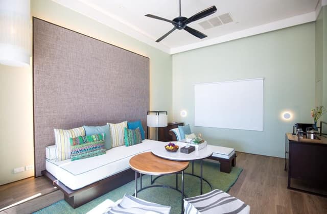 1-Bedroom Beachfront Pool Villa