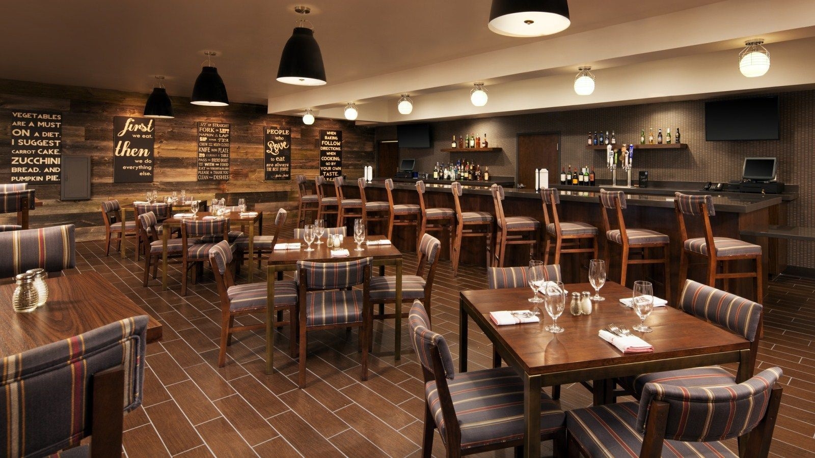 Four Points by Sheraton Phoenix South Mountain1
