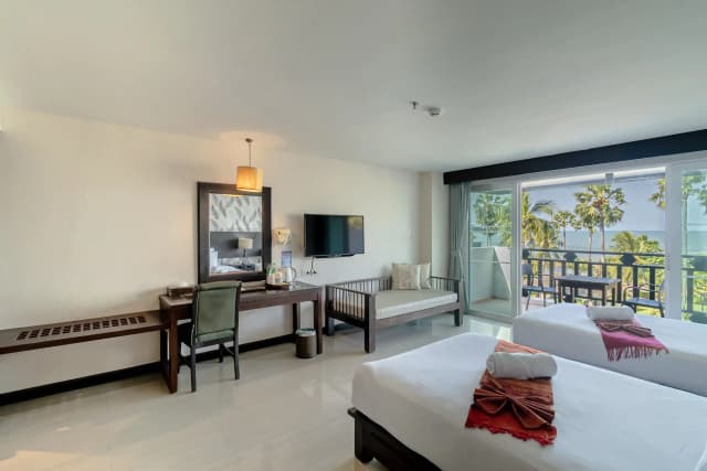 Deluxe Twin Beds