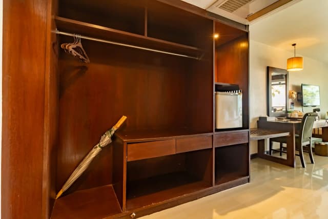 Deluxe Twin Beds