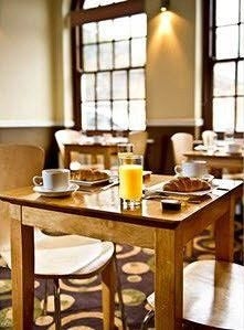 Comfort Hotel Luton1