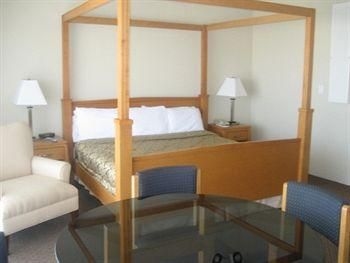 Palos Verdes Inn2