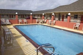 Americas Best Value Inn & Suites2