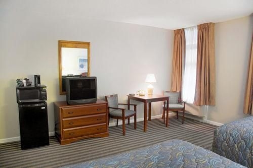 อเมริกาส์เบสท์แวลูอินน์ เพนเท็ดโพสต์ (Americas Best Value Inn Painted Post)1