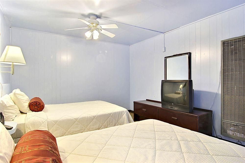 Rodeway Inn4