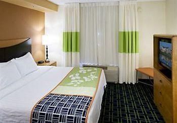 แฟร์ฟิลด์ อินน์แอนด์สวีทส์ บายแมริออท โรเจอร์ส (Fairfield Inn and Suites by Marriott Rogers)1