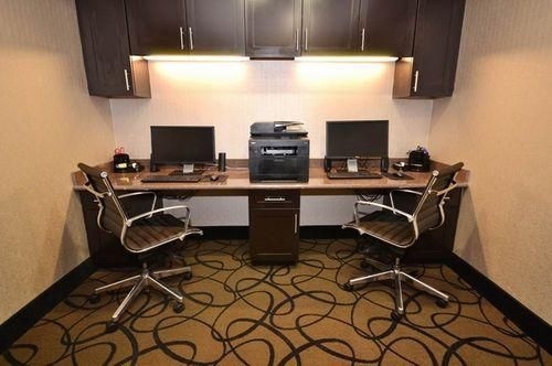 Best Western Plus Classic Inn & Suites0