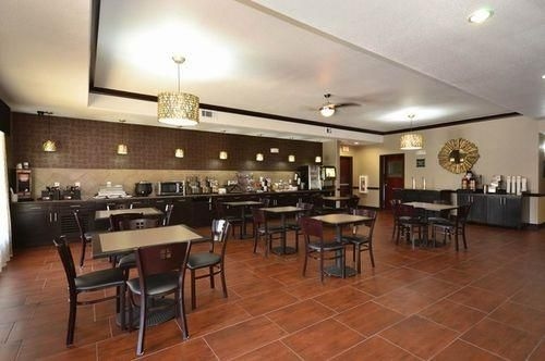 Best Western Plus Classic Inn & Suites4