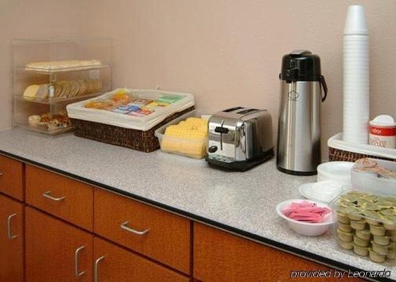 ECONO LODGE AZLE1
