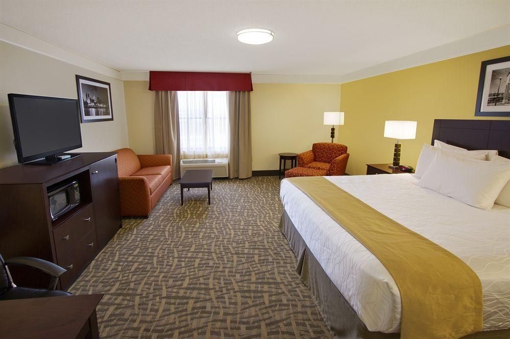 Holiday Inn Express East Peoria2