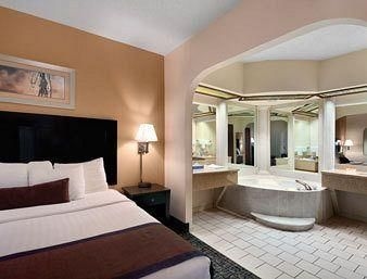 DAYS INN MONTICELLO1