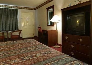 Rodeway Inn - Suites1