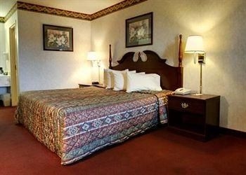 Rodeway Inn - Suites0