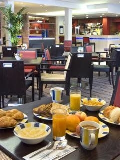 โรงแรมฮอลิเดย์อินน์เอ็กซ์เพรส มิลตันคีนส์ บายไอเอชจี (Holiday Inn Express Milton Keynes By IHG)3