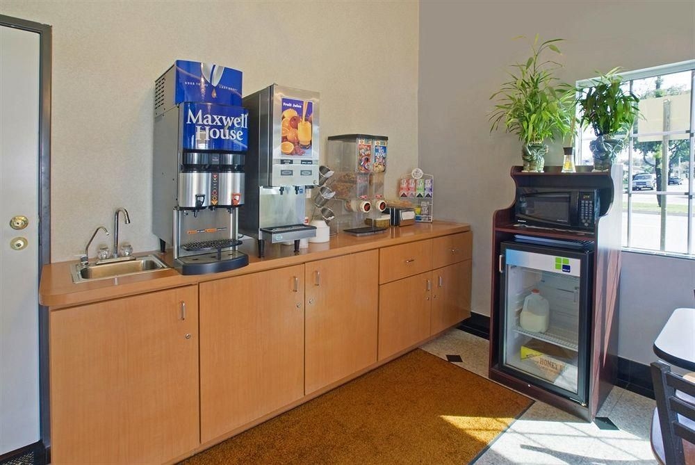 AMERICAS BEST VALUE INN2