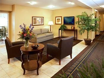 Candlewood Suites Youngstown W I-80 Niles Area3