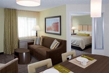 Candlewood Suites Youngstown W I-80 Niles Area2