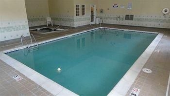 Country Inn & Suite Kalamazoo0
