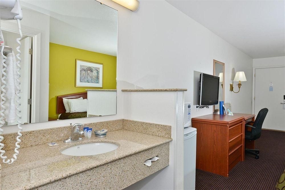 Americas Best Value Inn0
