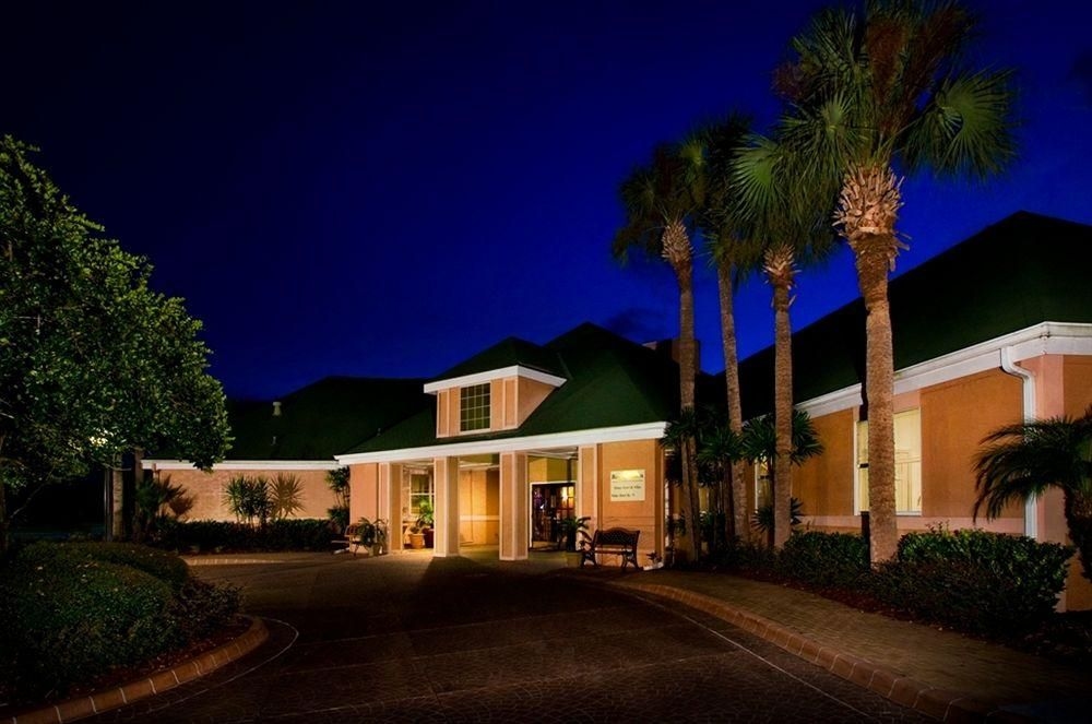 The Palms Hotel and Villas2