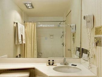 Iowa City Travelodge4
