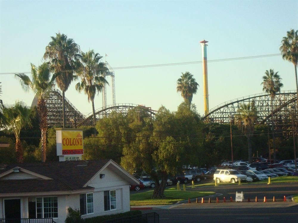Colony Inn0