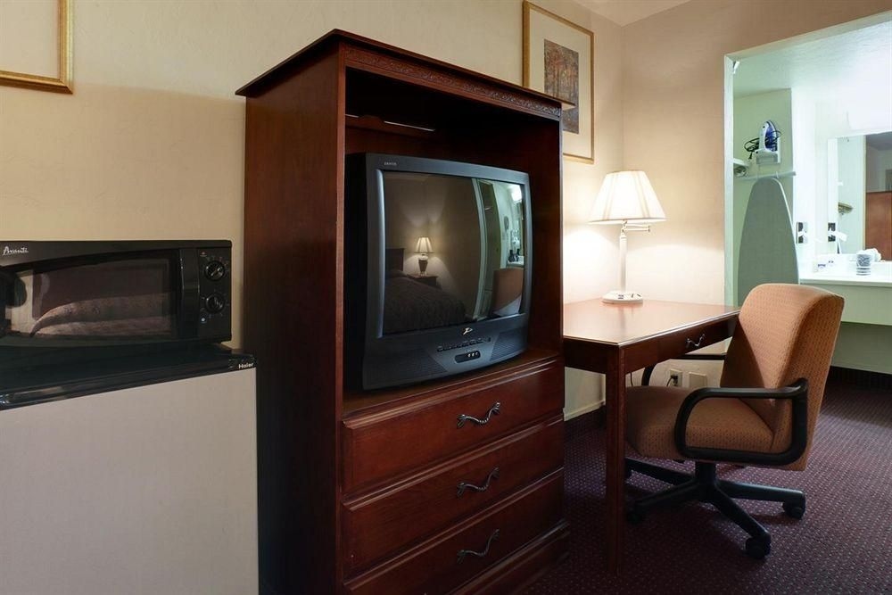 Americas Best Value Inn Bricktown3