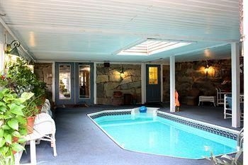 Colonial House Inn & Restaurant2