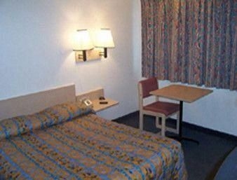 Knights Inn Houston0