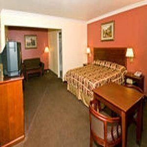Regency Inn & Suites0