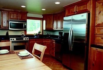 The Crestwood Condominiums4