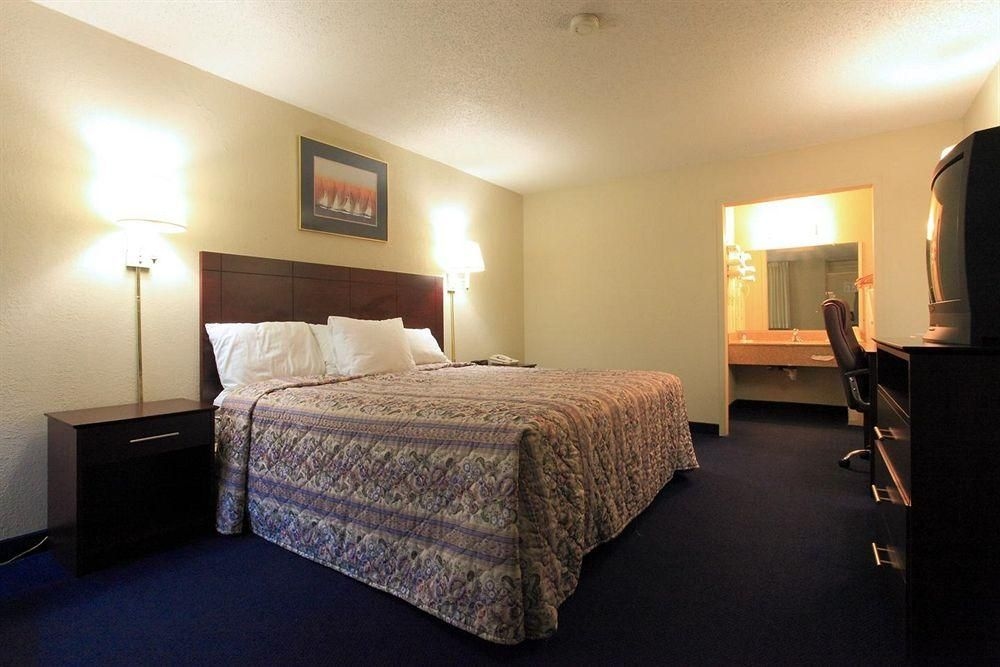 AMERICAS BEST VALUE INN NEWTON0